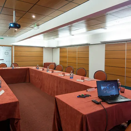 Hotel Les Vallees Labellemontagne Ла-Бресс