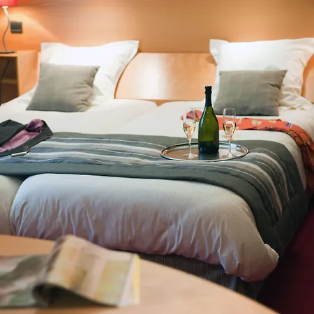 Апарт-отель Hotel Les Vallees Labellemontagne 4*