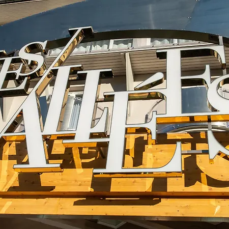 Les Vallees Labellemontagne מלון דירות