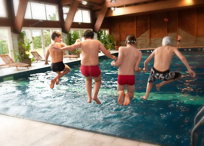 Hotel Les Vallees Labellemontagne Ла-Бресс