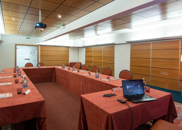 Hotel Les Vallees Labellemontagne Ла-Бресс