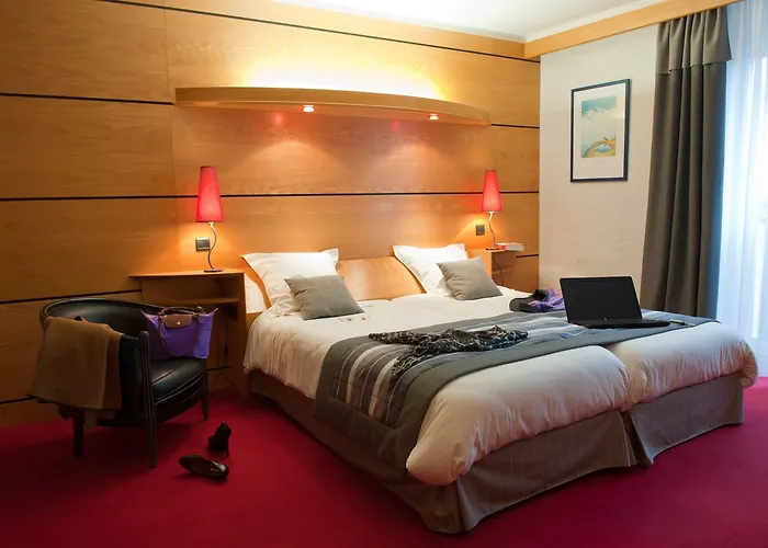 Апарт-отель Hotel Les Vallees Labellemontagne