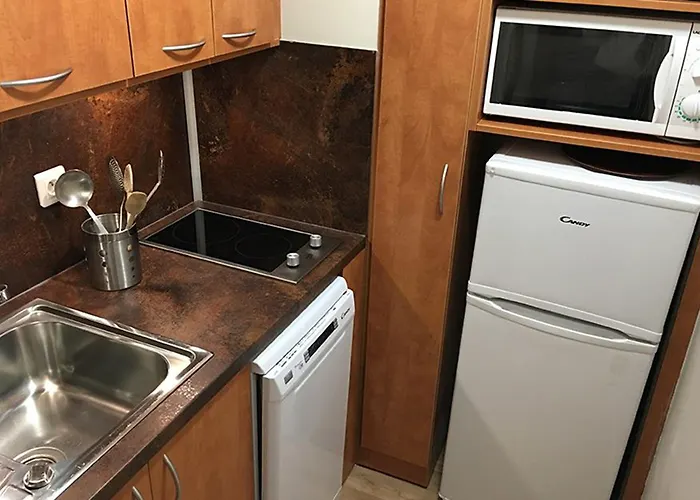 Hotel Les Vallees Labellemontagne Ла-Бресс